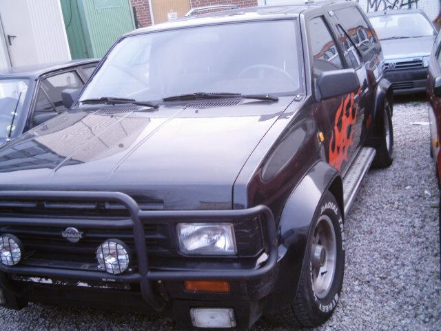 Nissan () Terrano I (YD21):  