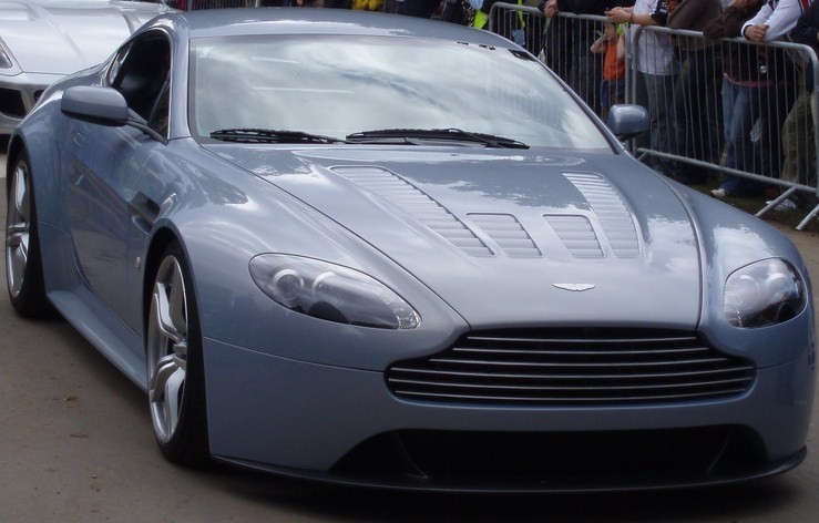 Aston Martin ( ) Vantage V12  RS:  