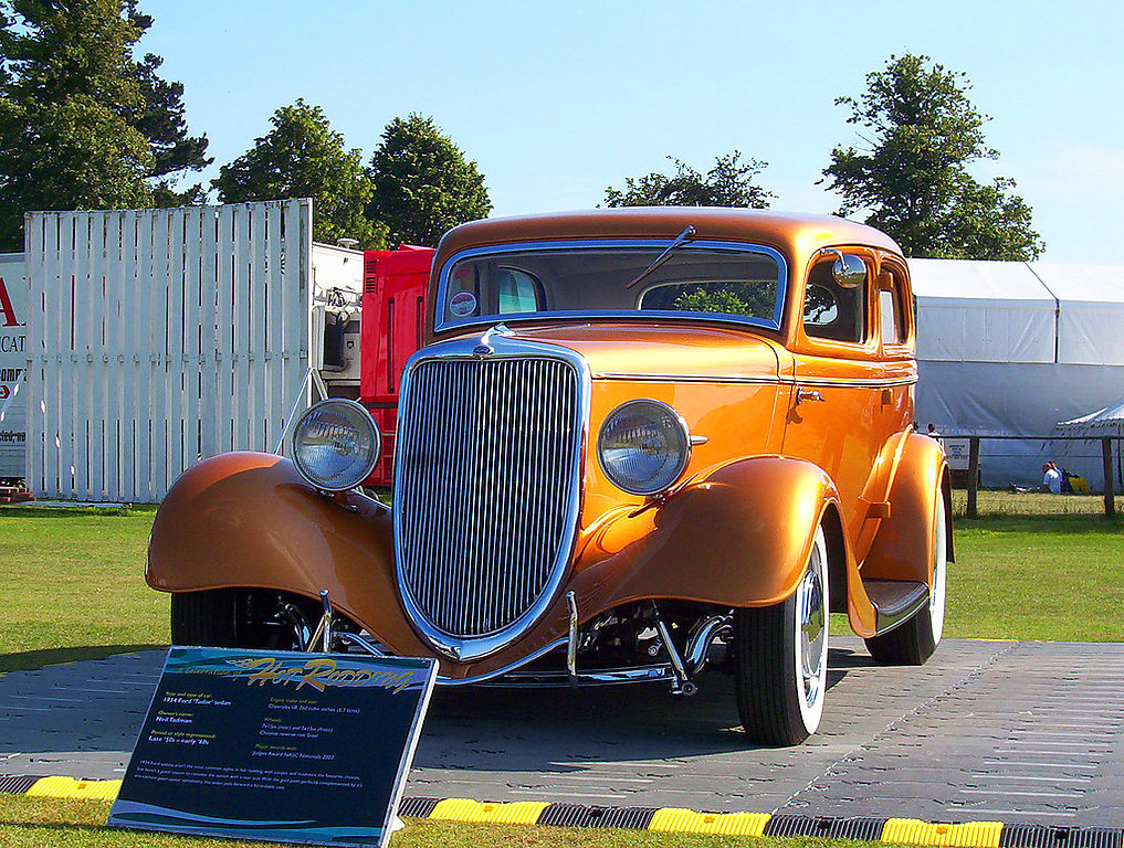 Ford () Tudor, 1934:  