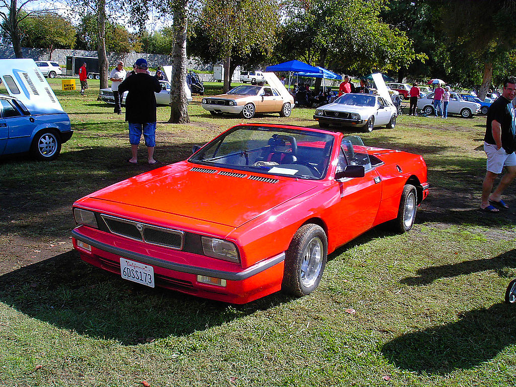 Lancia () Beta Spider:  