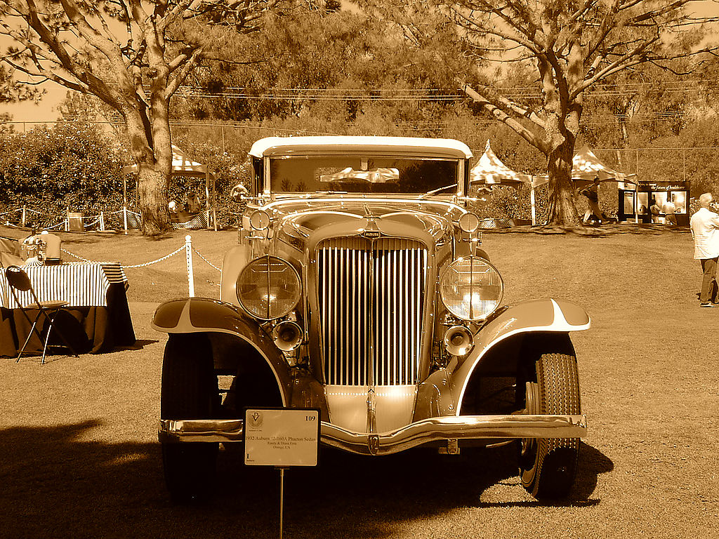 Auburn () 12-160A Phaeton Sedan, 1932:  