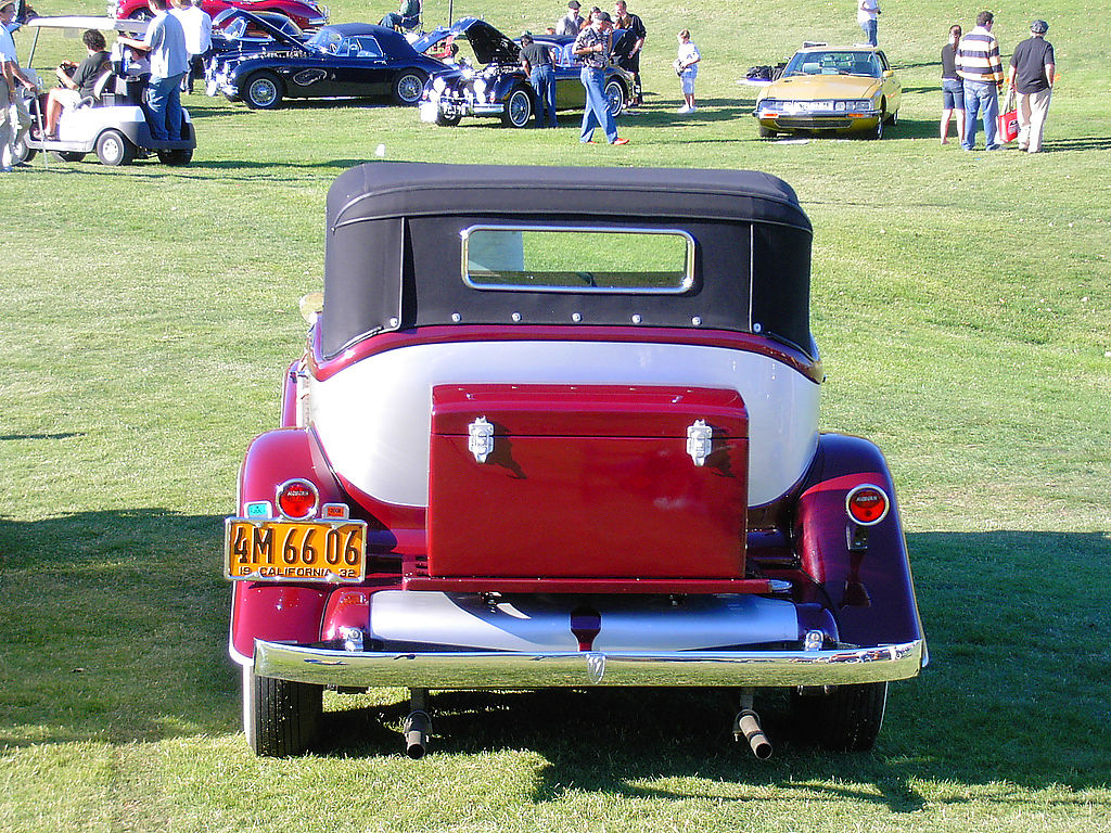 Auburn () 12-161A Phaeton Sedan, 1933:  