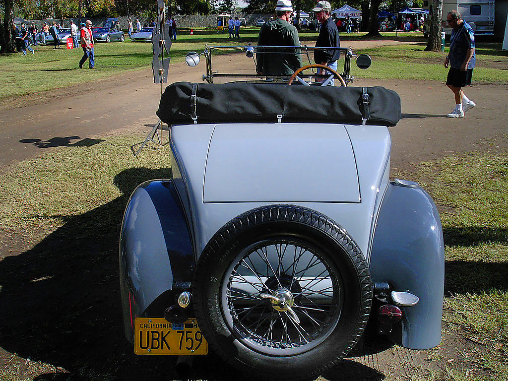 Bugatti () Type 40 Roadster:  