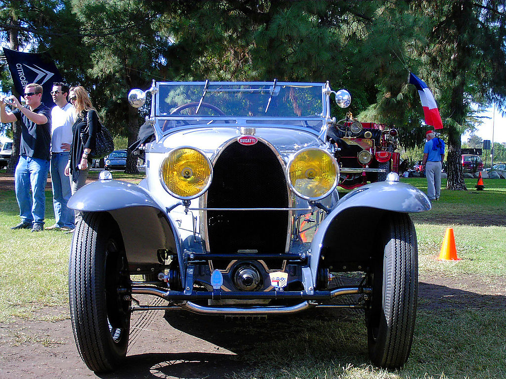 Bugatti () Type 40 Roadster:  