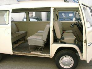 Volkswagen (VW) () T2 Typ 23 Bus:  
