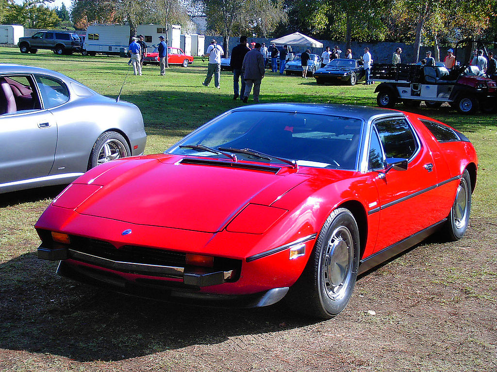 Maserati () Bora:  