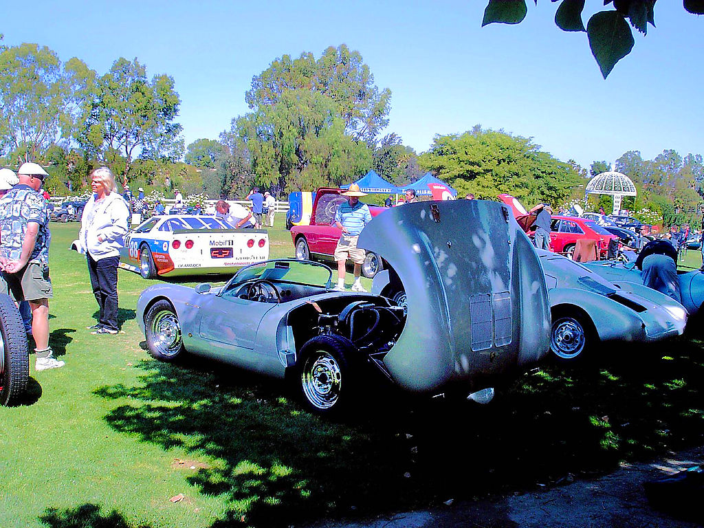 Porsche () 550:  