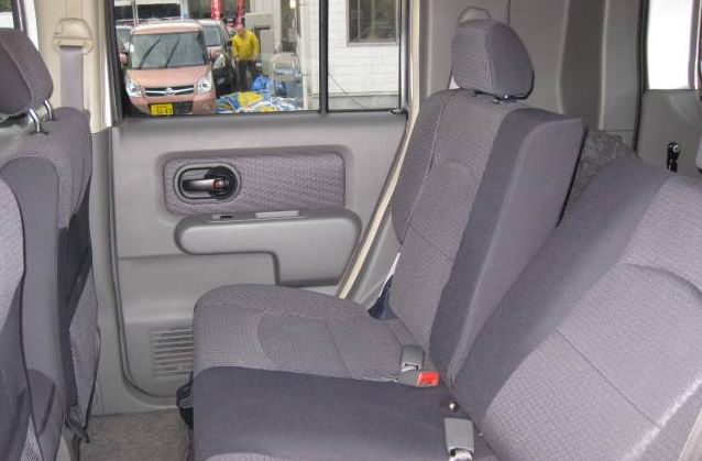 Nissan () Cube II (Z11):  
