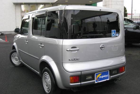 Nissan () Cube II (Z11):  