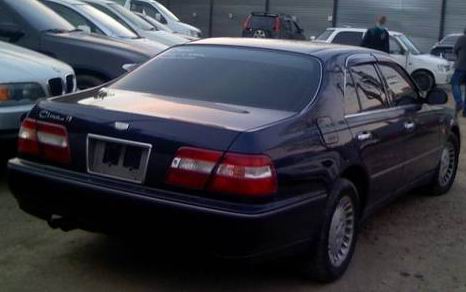 Nissan () Cima III (Y33):  