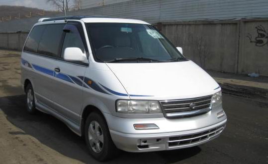 Nissan () Largo:  