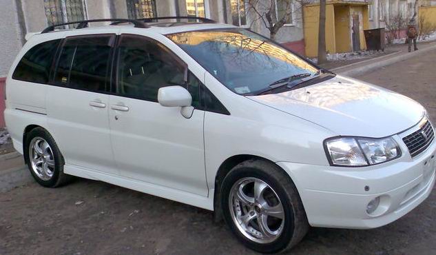 Nissan () Liberty:  