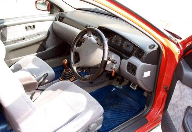 Nissan () Lucino N15:  