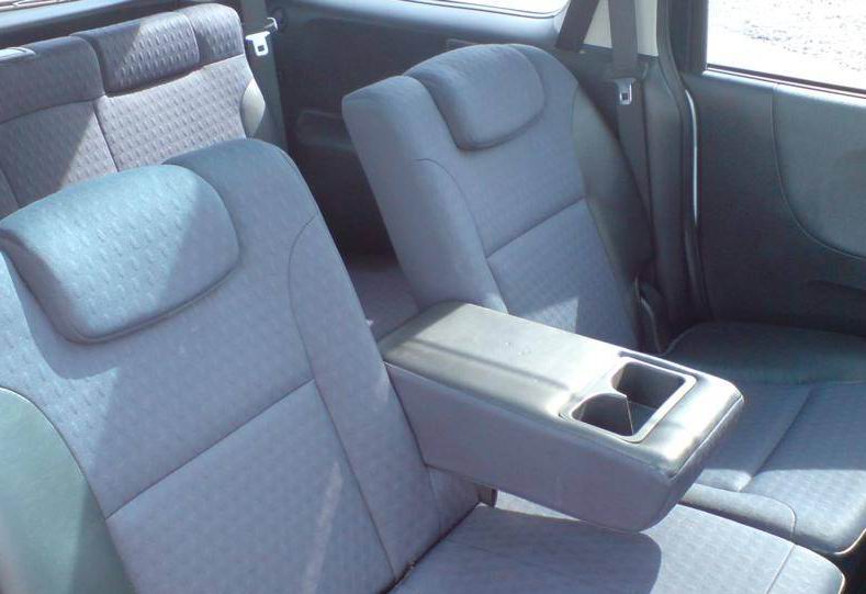 Nissan () Lafesta I (B30):  