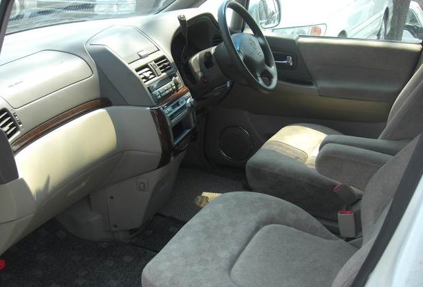 Nissan () Presage I (U30):  