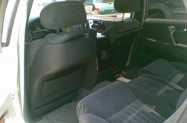 Nissan () President III (G50):  