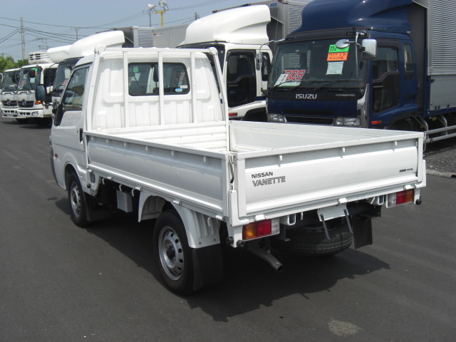 Nissan () Vanette SK82TN:  