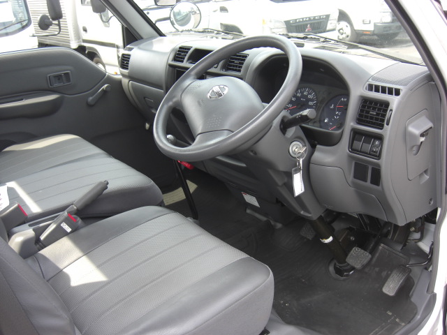 Nissan () Vanette SK82TN:  