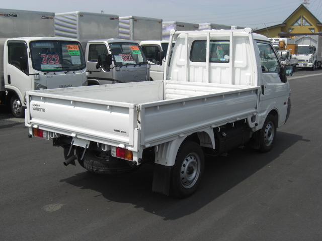 Nissan () Vanette SK82TN:  