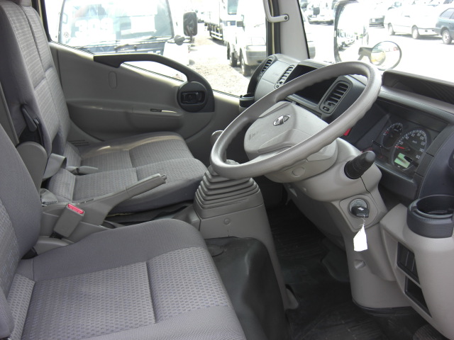 Nissan Diesel ( ) Atlas SZ2F24 (double cab):  
