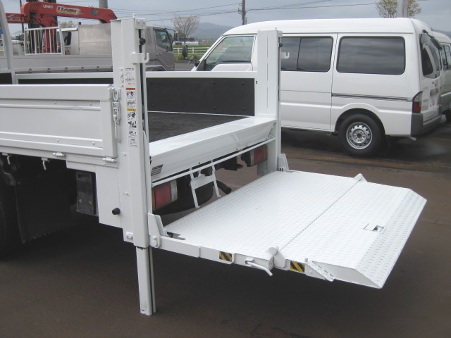 Nissan Diesel ( ) Atlas AKR81L (Crew Cab):  