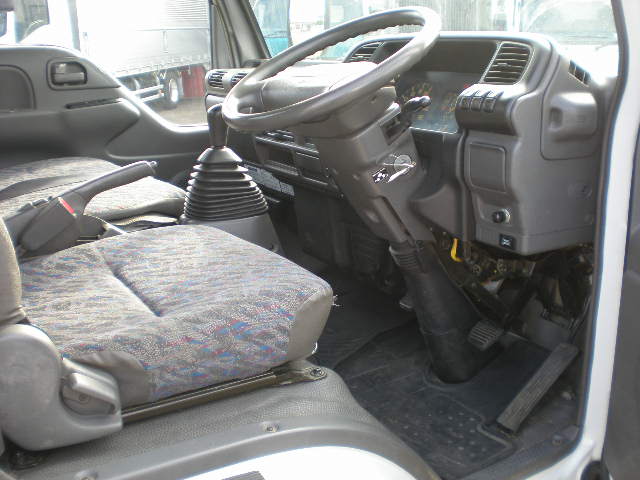 Nissan Diesel ( ) Atlas AKS71E:  