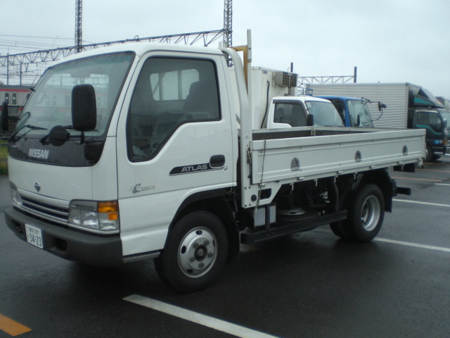 Nissan Diesel ( ) Atlas APR71G:  