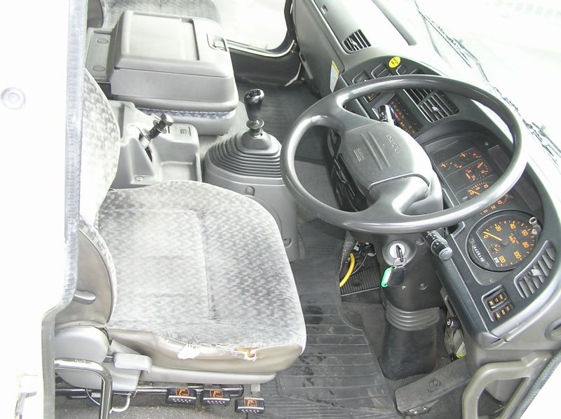 Isuzu () Forward Truck FTR33N4:  