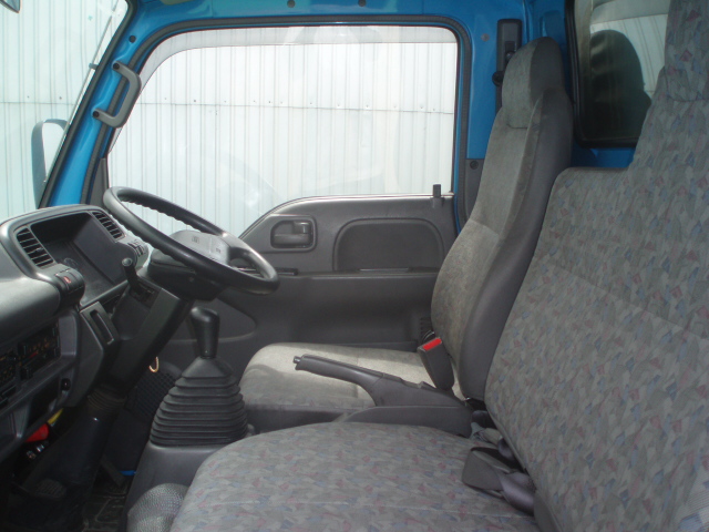 Isuzu () Elf NKR81E:  