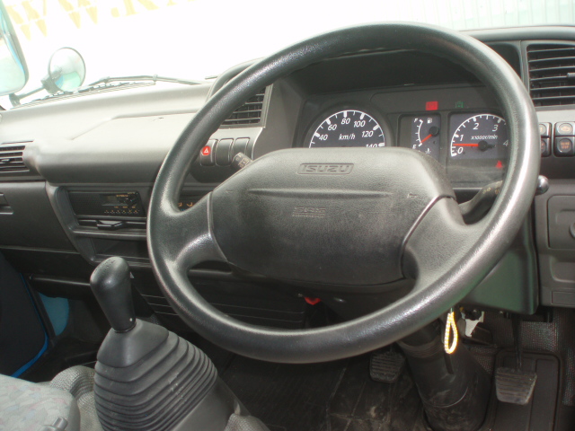 Isuzu () Elf NKR81E:  