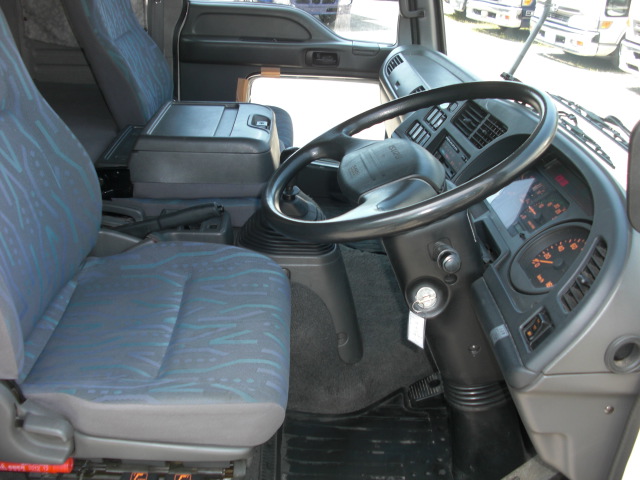 Isuzu () Forward FRR35L3:  