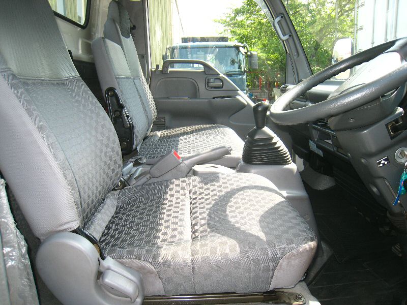 Isuzu () Elf NPR81 (E,P, L):  