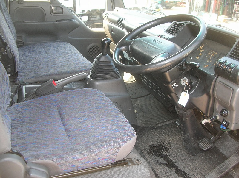 Isuzu () Elf NPR72L:  