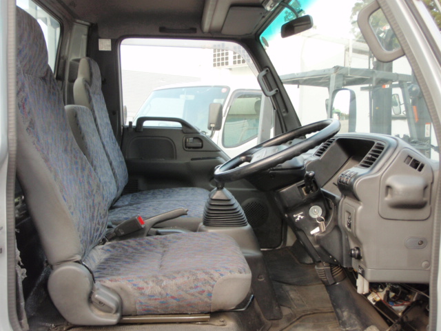 Isuzu () Elf NKR81P (E):  