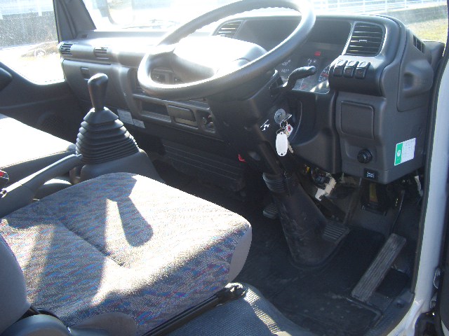Isuzu () Elf NPR72P:  