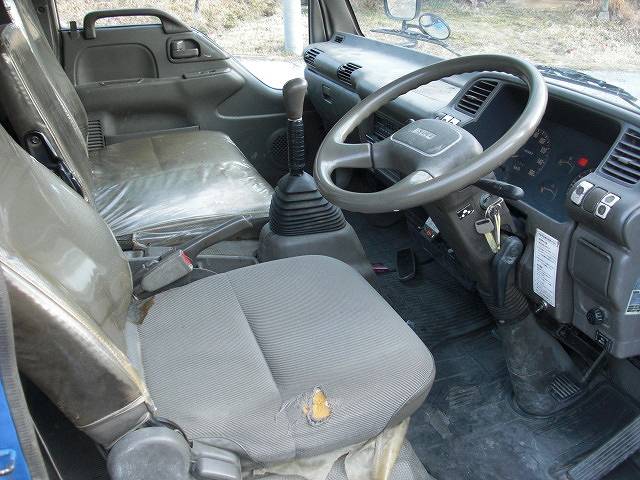 Isuzu () Elf NPR70P:  
