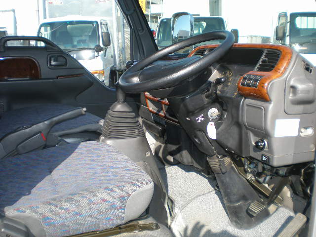 Isuzu () Elf NKR72L:  