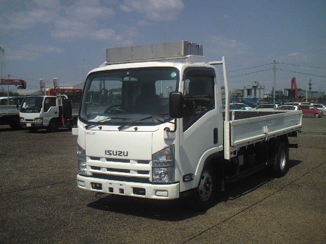Isuzu () Elf NMR85:  
