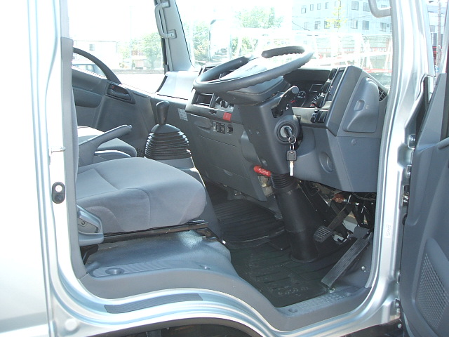 Isuzu () Elf NNR85:  