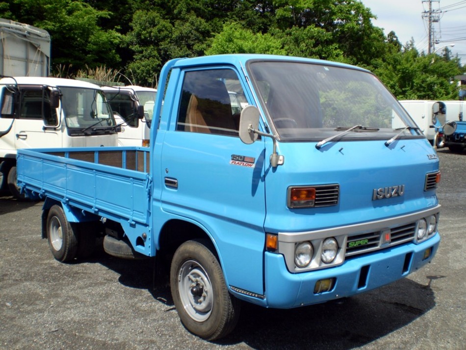 Isuzu () Elf KAD52:  