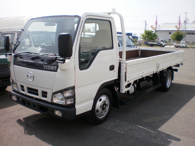 Mazda () Titan LKR81:  