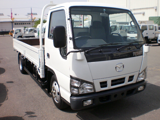 Mazda () Titan LKR81:  