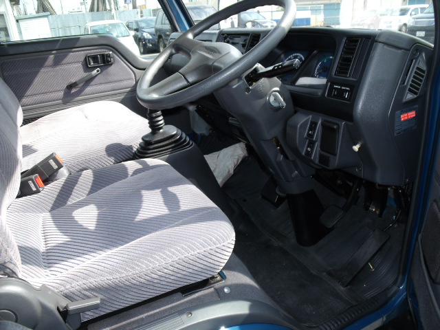 Mazda () Titan WG3AT:  