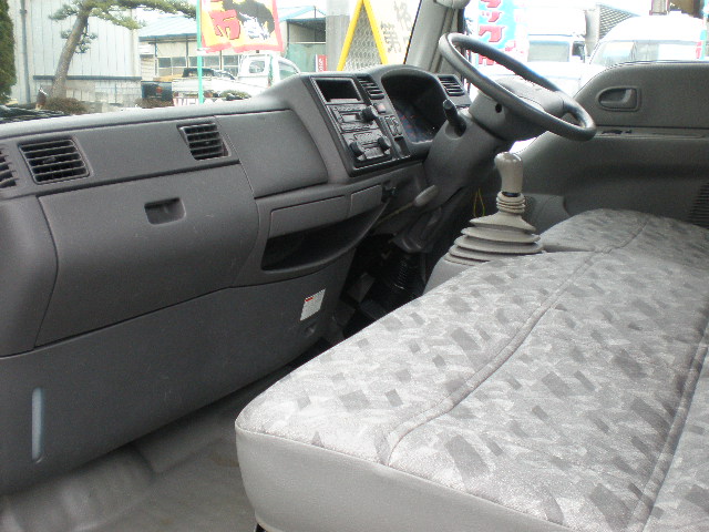 Mazda () Titan SYF6T:  