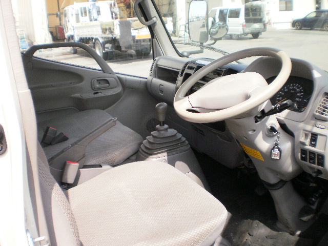 HINO () Dutro XZU304:  