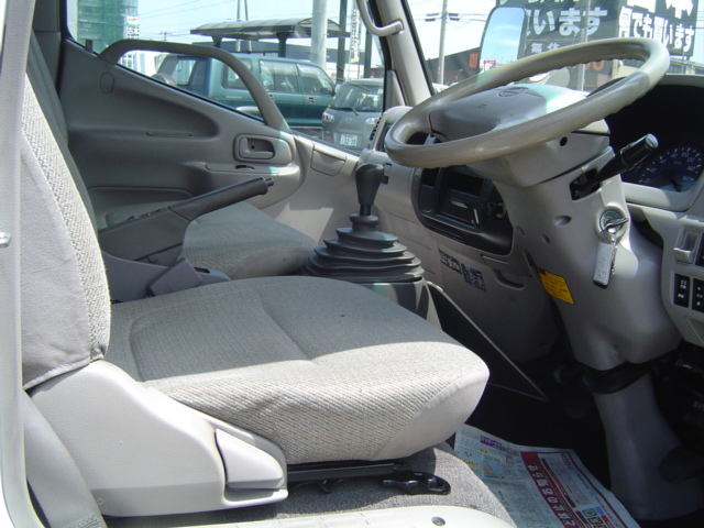 HINO () Dutro XZU307:  