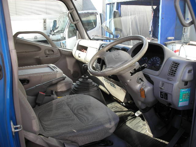 Toyota () Dyna XZU410:  