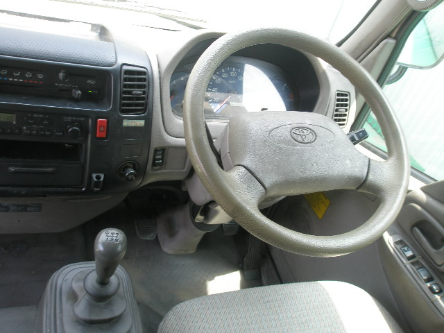 Toyota () Dyna XZU302 (XZU301):  