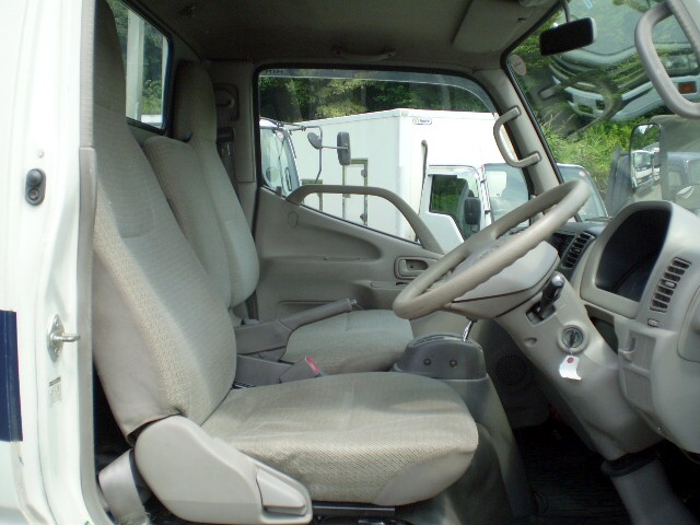 Toyota () Dyna XZU307:  