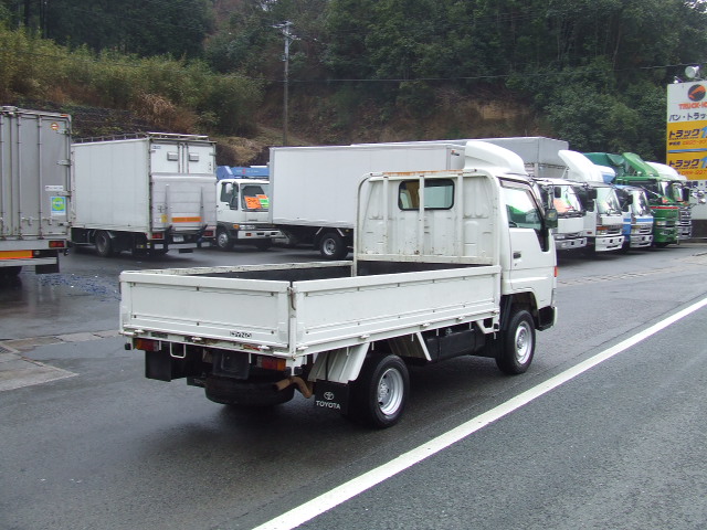 Toyota () Dyna LY122:  